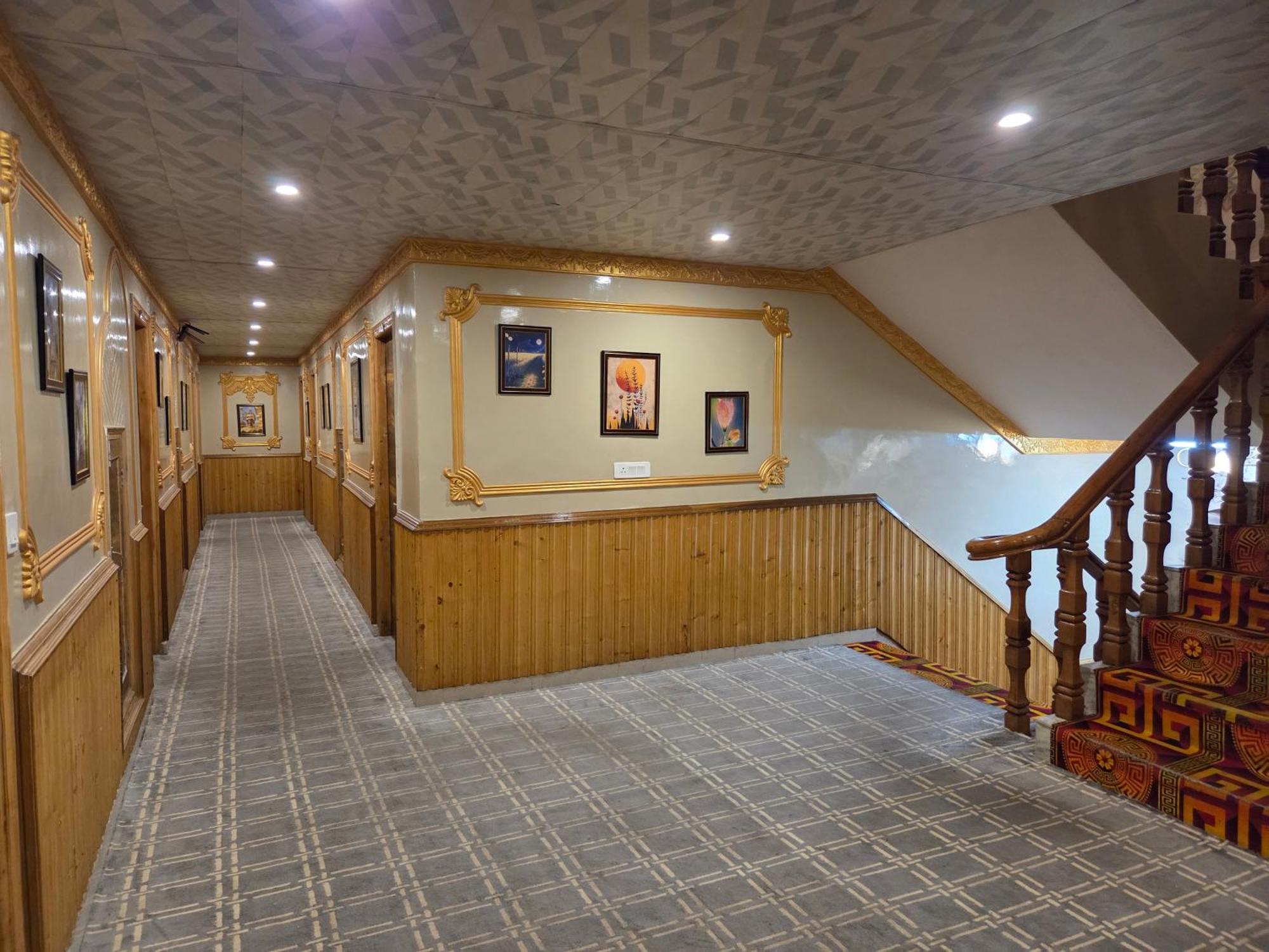 West Western Resort Manali #Neartomallroad #Gym #Lawn #Playingzone #Pooltable #Kidsfriendly #Mountainview #Tabletennis #Familyfriendly #Privateparking Exterior foto